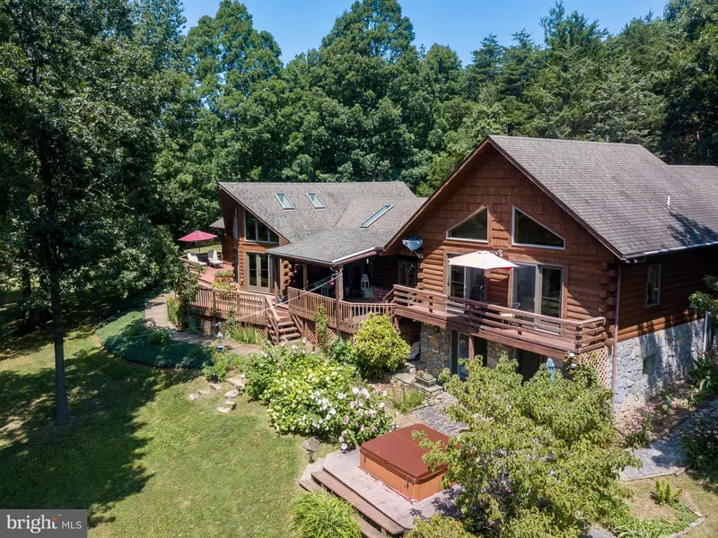 974 CROSS MOUNTAIN RD, Luray, VA 22835