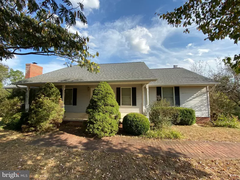 432 AIRSTRIP RD, Luray, VA 22835