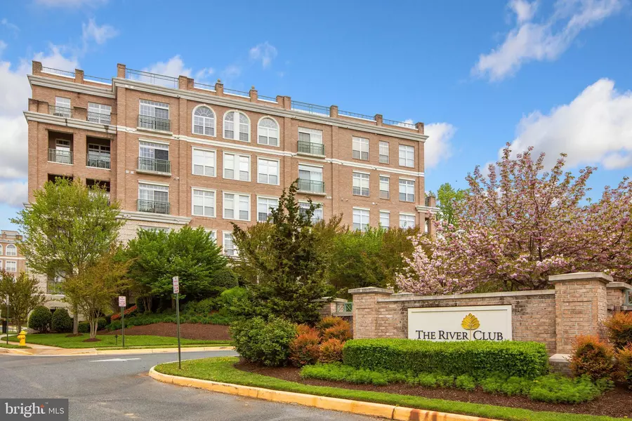 820 BELMONT BAY DR #102, Woodbridge, VA 22191