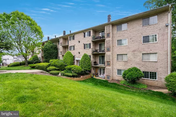 1523 COLONIAL DR #301, Woodbridge, VA 22192