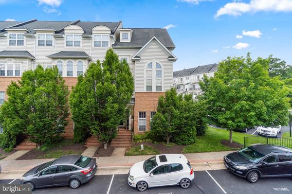 7137 LITTLE THAMES DR #196, Gainesville, VA 20155