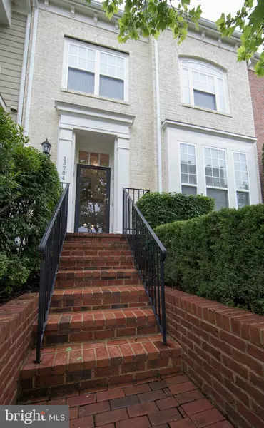 13704 COURSE VIEW WAY, Woodbridge, VA 22191