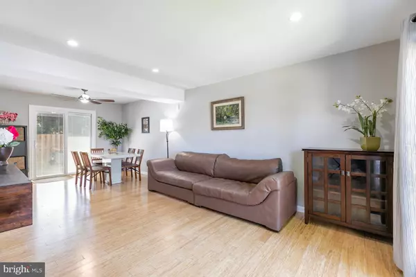 Woodbridge, VA 22192,12240 NUTMEG CT