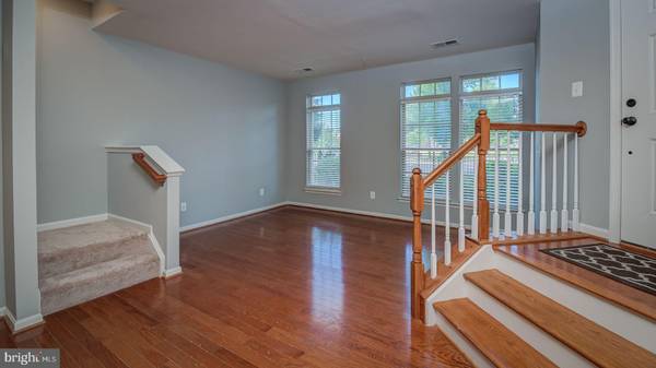 7963 CRESCENT PARK DR #157, Gainesville, VA 20155