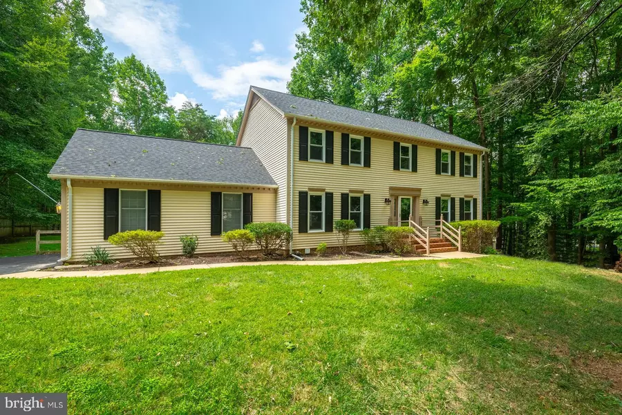 8217 HONEYSUCKLE RD, Manassas, VA 20112