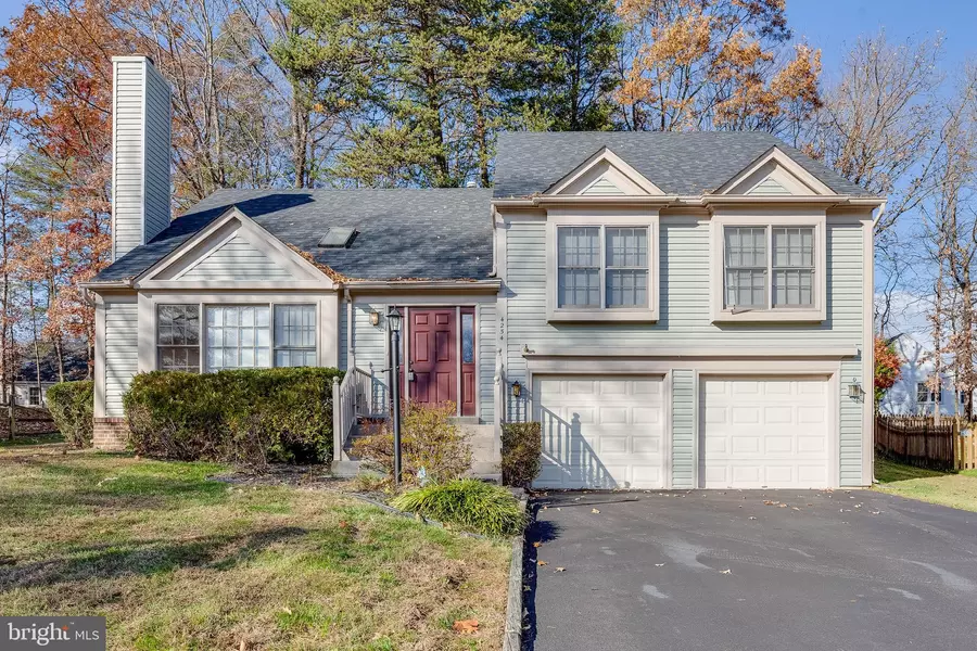 4254 CHAMBORD LN, Woodbridge, VA 22192