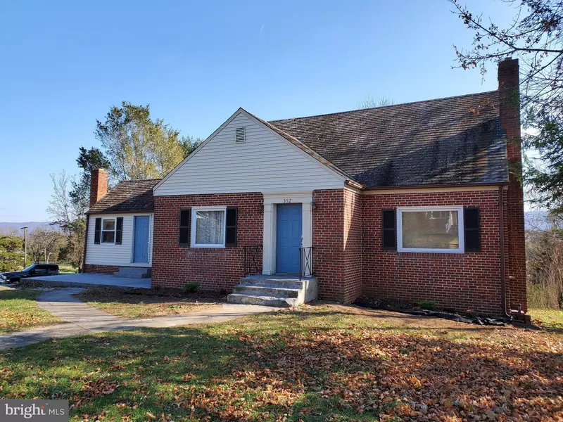 352 N LEE ST, Woodstock, VA 22664