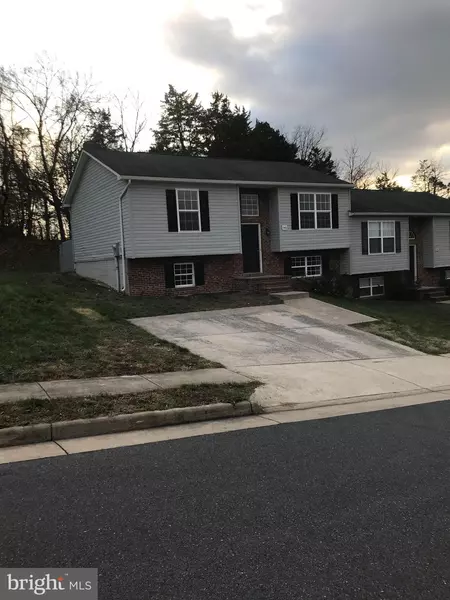 540 STONEWALL ST, Strasburg, VA 22657