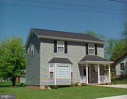 323 VIRGINIA ST, Strasburg, VA 22657