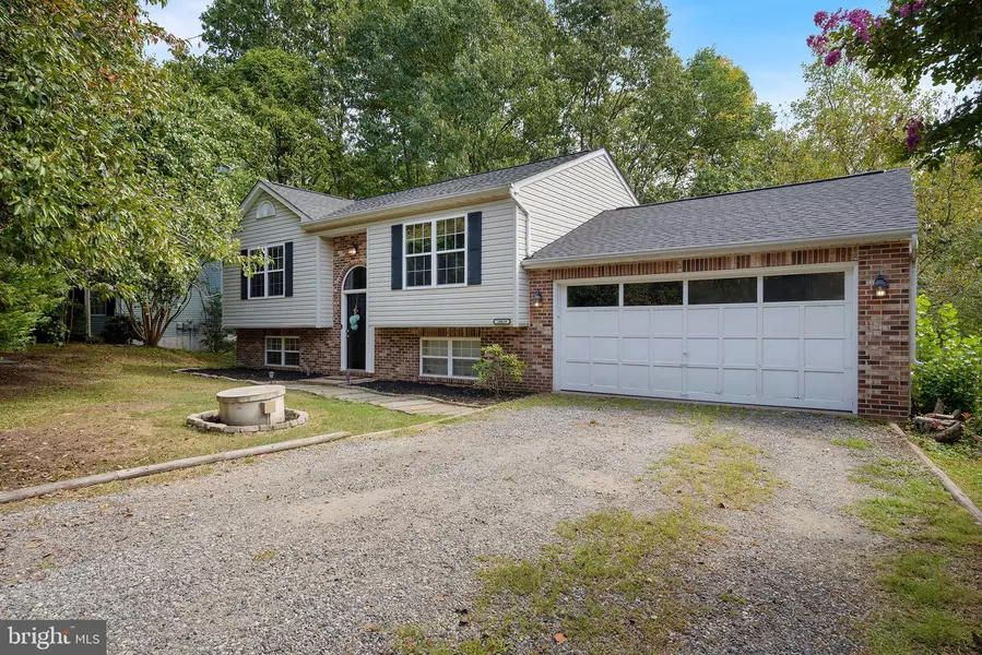 10029 WINDRIDGE DR, Fredericksburg, VA 22407