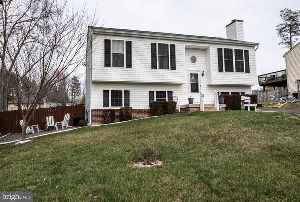 11512 WOODLAND VIEW DR, Fredericksburg, VA 22407