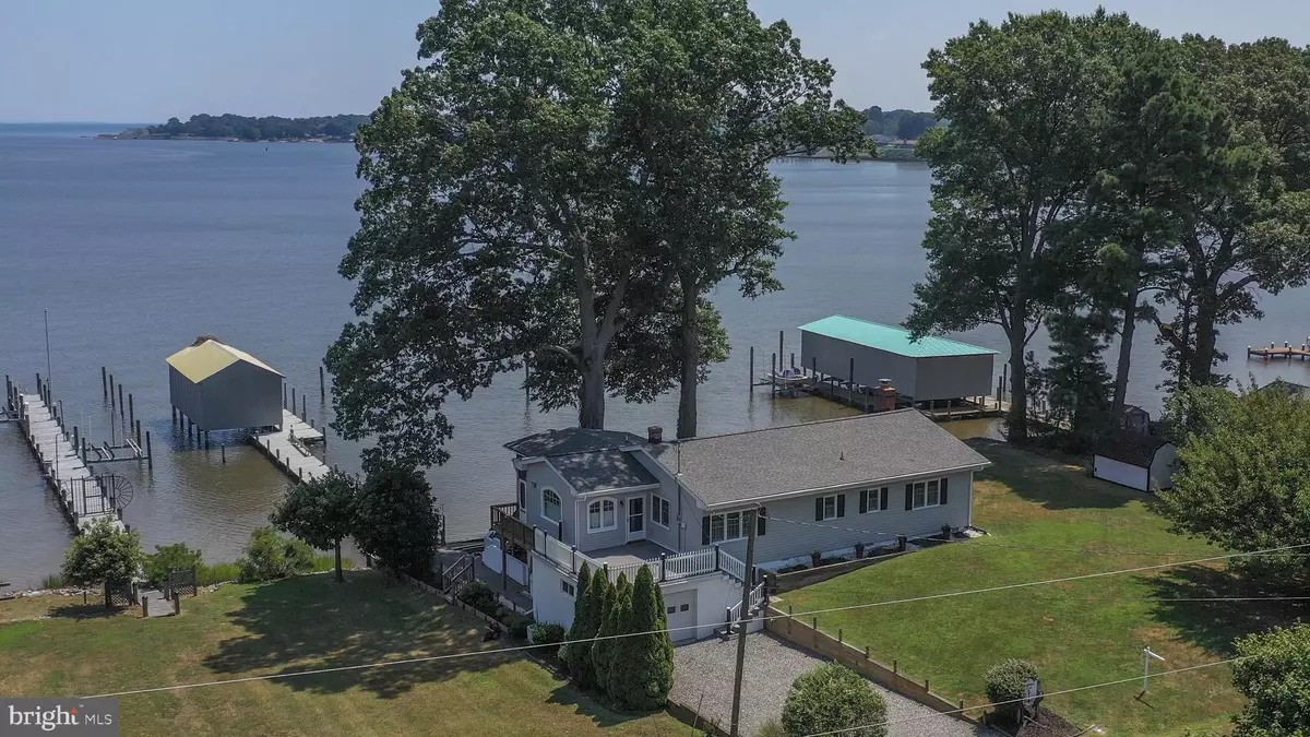 Colonial Beach, VA 22443,987 HARBOR VIEW CIR