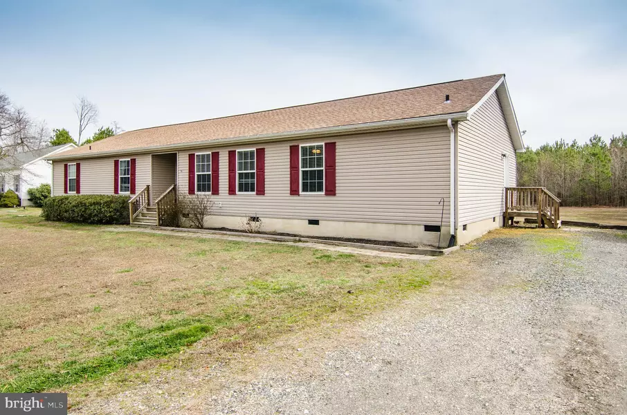 90 LONG POINT RD, Hague, VA 22469