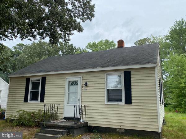 206 LOCUST AVE, Colonial Beach, VA 22443