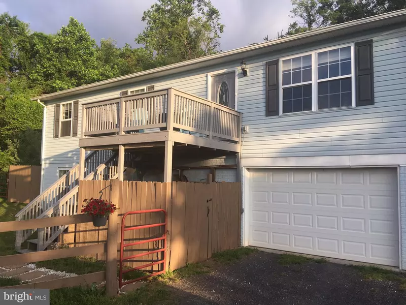 77 ARROWOOD RD, Linden, VA 22642