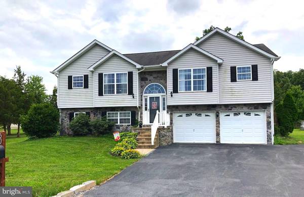 60 REYNOLDS CT, Inwood, WV 25428