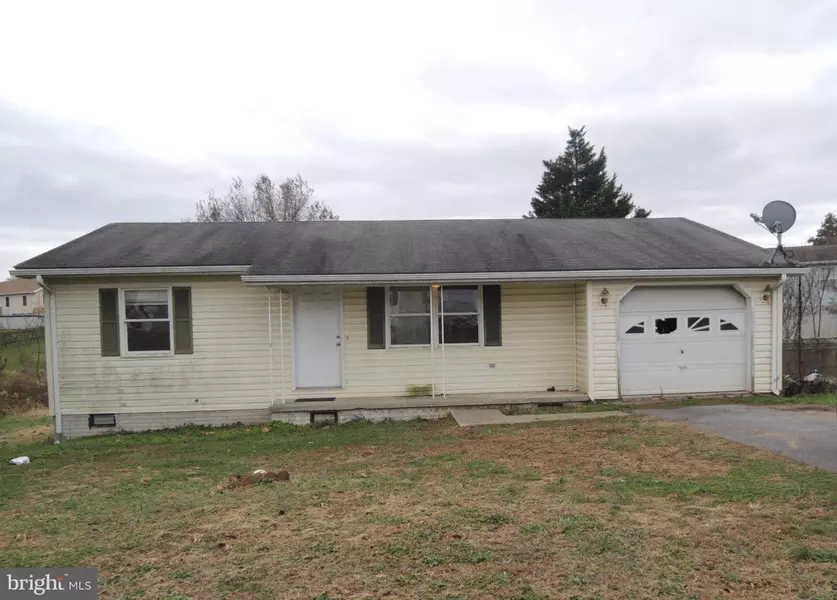 32 GROVE FARM LN, Martinsburg, WV 25404