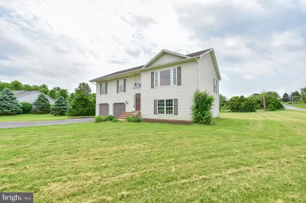 16 STAINED CEDAR CT, Martinsburg, WV 25405