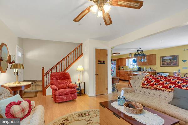 Falling Waters, WV 25419,360 KESTREL DR