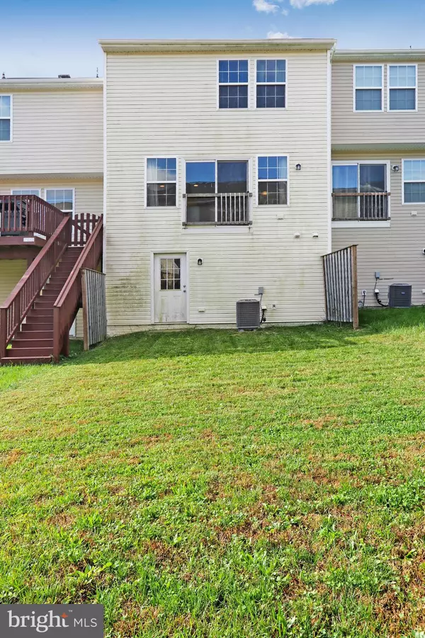 Falling Waters, WV 25419,53 WAYSIDE