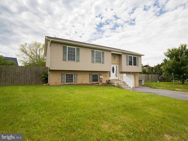 33 LISA CT, Martinsburg, WV 25405