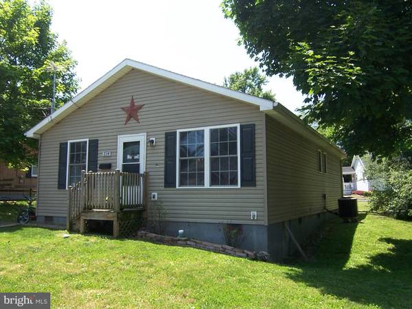 214 FAIRFAX ST, Martinsburg, WV 25401