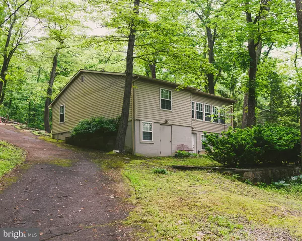 Falling Waters, WV 25419,300 TROUBLE LN