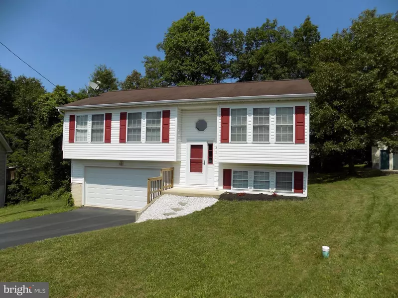 84 CONTESSA, Inwood, WV 25428