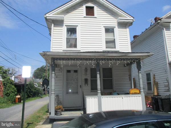 130 VALLEY ST S, Martinsburg, WV 25401