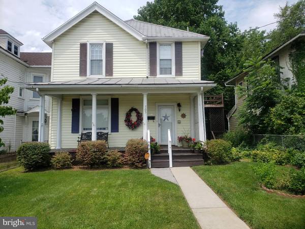 705 WINCHESTER AVE, Martinsburg, WV 25401