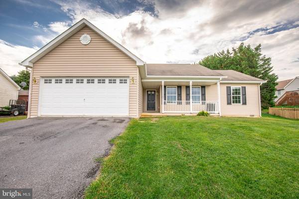 402 DINALI, Martinsburg, WV 25403