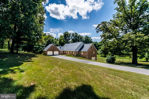 Martinsburg, WV 25405,215 TWIN LAKES CIR