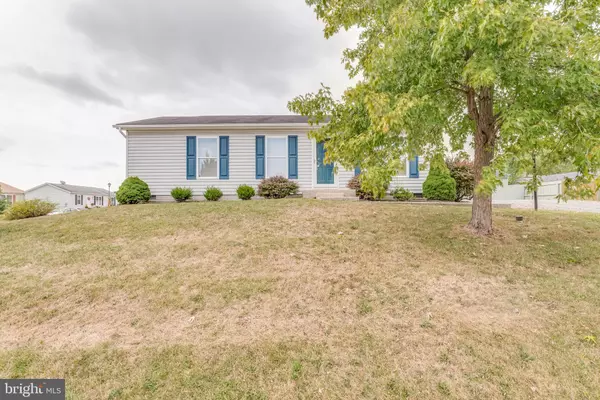 34 WHIRLWIND DR, Martinsburg, WV 25404