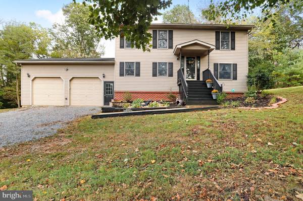 494 CAMELOT BLVD, Falling Waters, WV 25419