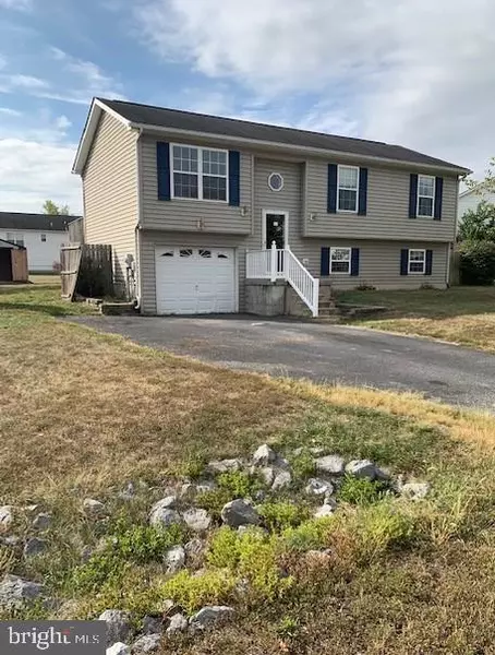 362 THOREAU DR, Inwood, WV 25428