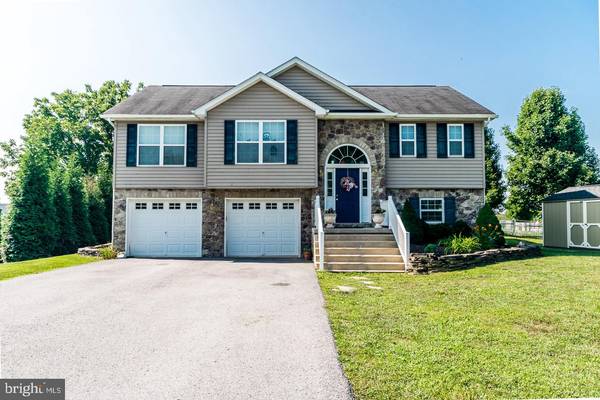 69 DINALI DR, Martinsburg, WV 25403