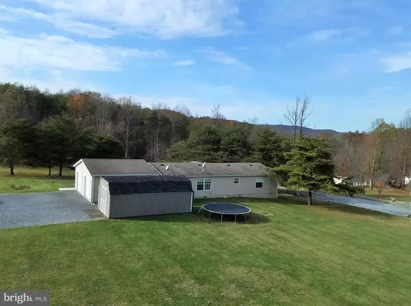 Hedgesville, WV 25427,63 WINFREY LN