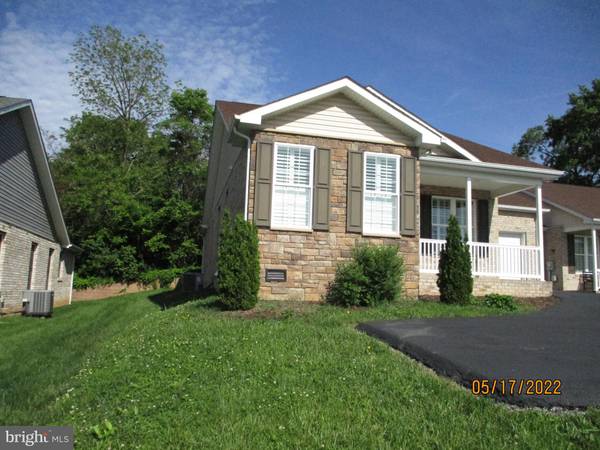 309 S DELAWARE AVE, Martinsburg, WV 25401