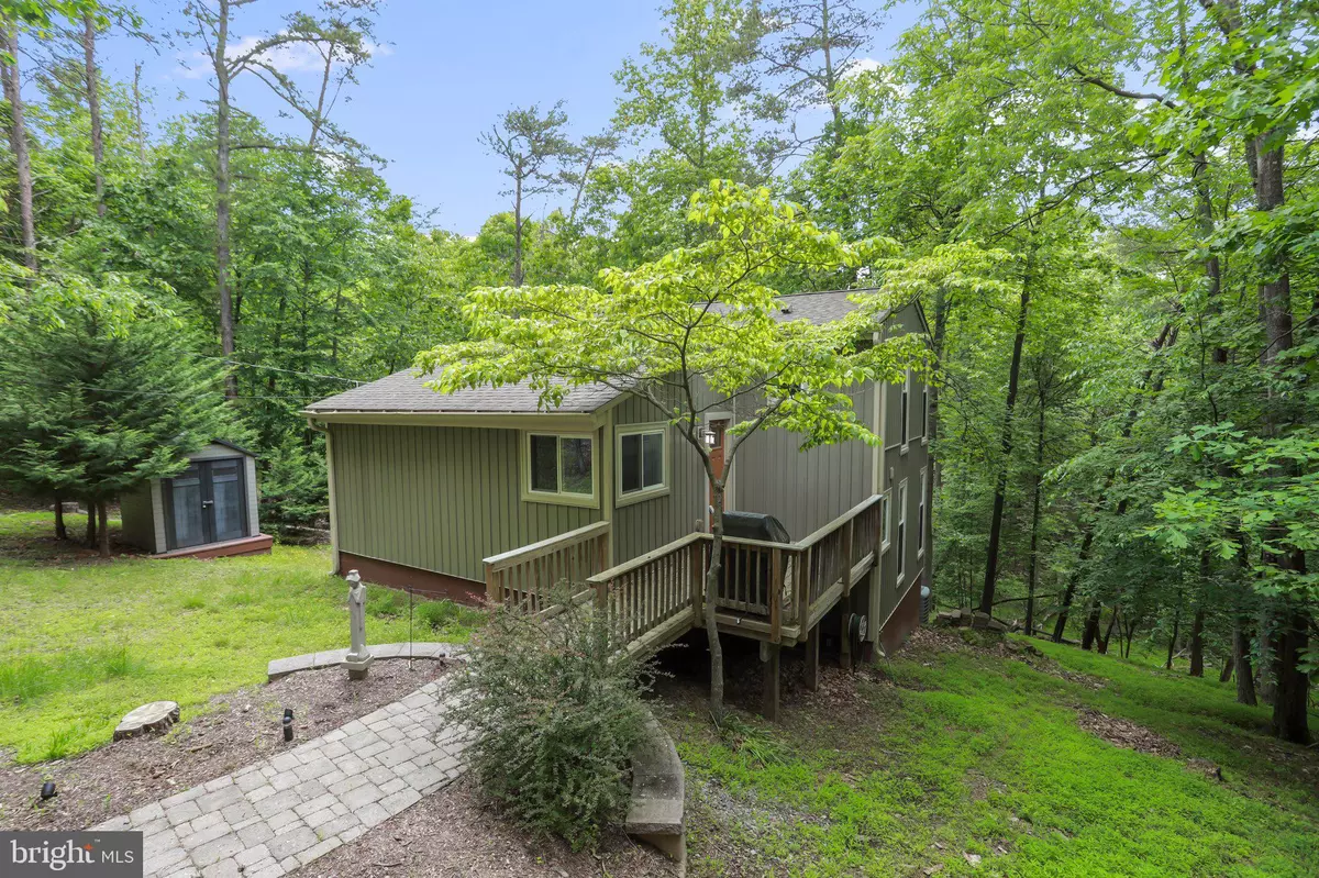 Hedgesville, WV 25427,905 TUCKAHOE TRAIL