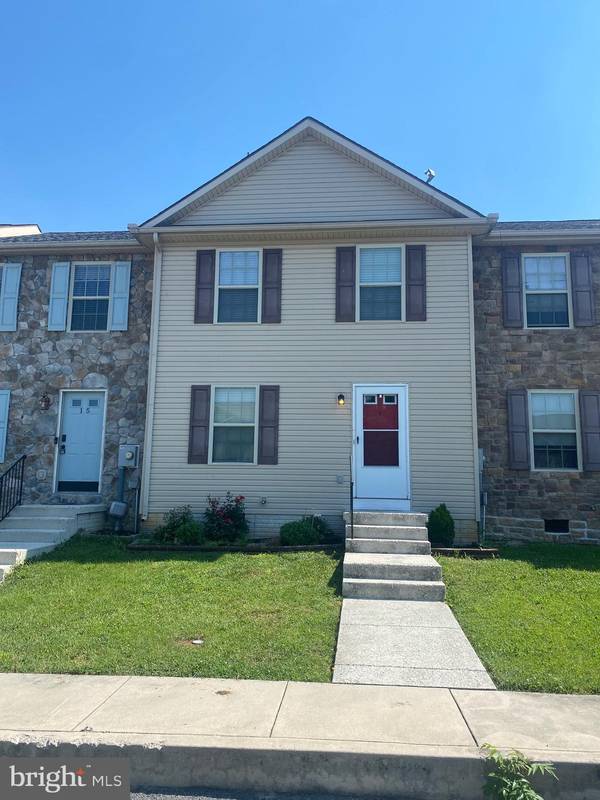 19 JUDGES CT, Inwood, WV 25428