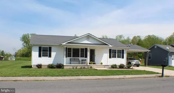 6 TYSON CT, Petersburg, WV 26847