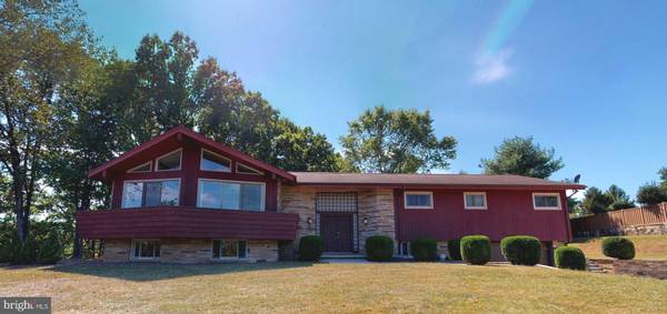 287 POINT DR, Petersburg, WV 26847