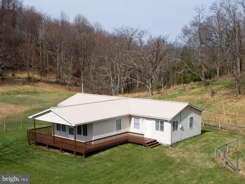 524 ANT HILL LN, Petersburg, WV 26847