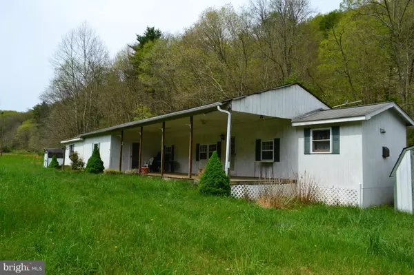 989 WARFIELD RD, Baker, WV 26801