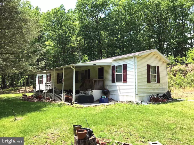 94 SANTA FE DR, Slanesville, WV 25444