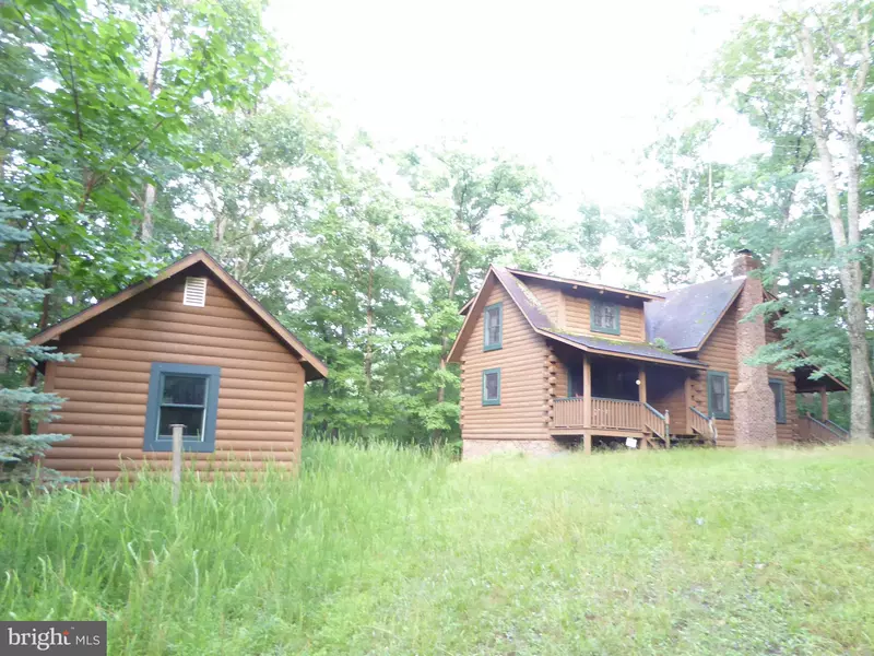 1305 WHISPERING PINES RD, Slanesville, WV 25444