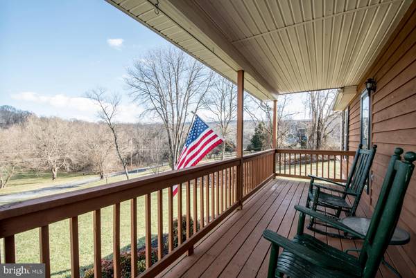 638 AVON BEND RD, Charles Town, WV 25414