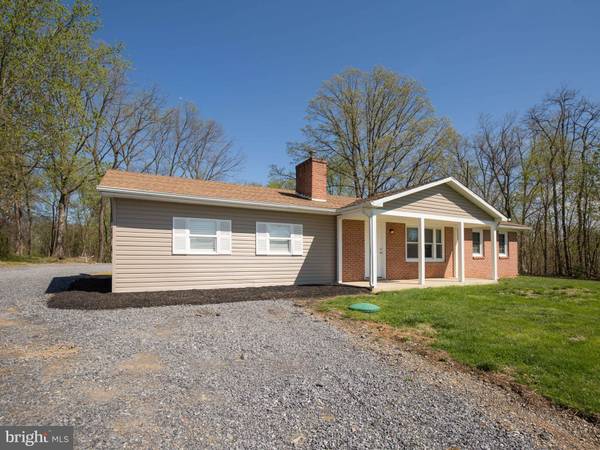 6205 CHARLES TOWN RD, Kearneysville, WV 25430