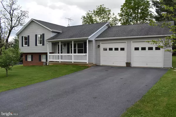 192 PALOMINO PL, Charles Town, WV 25414