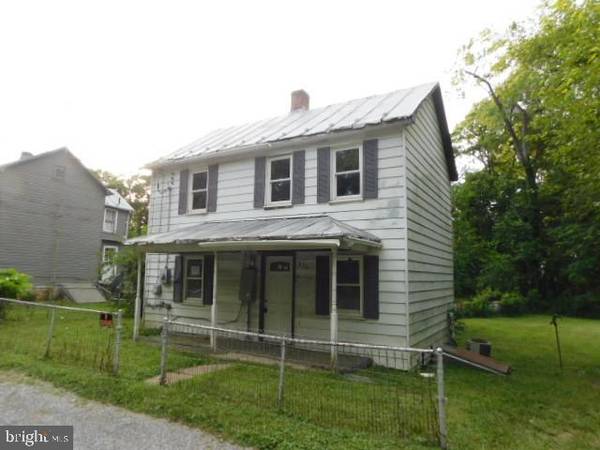 836 WASHINGTON ST, Charles Town, WV 25414